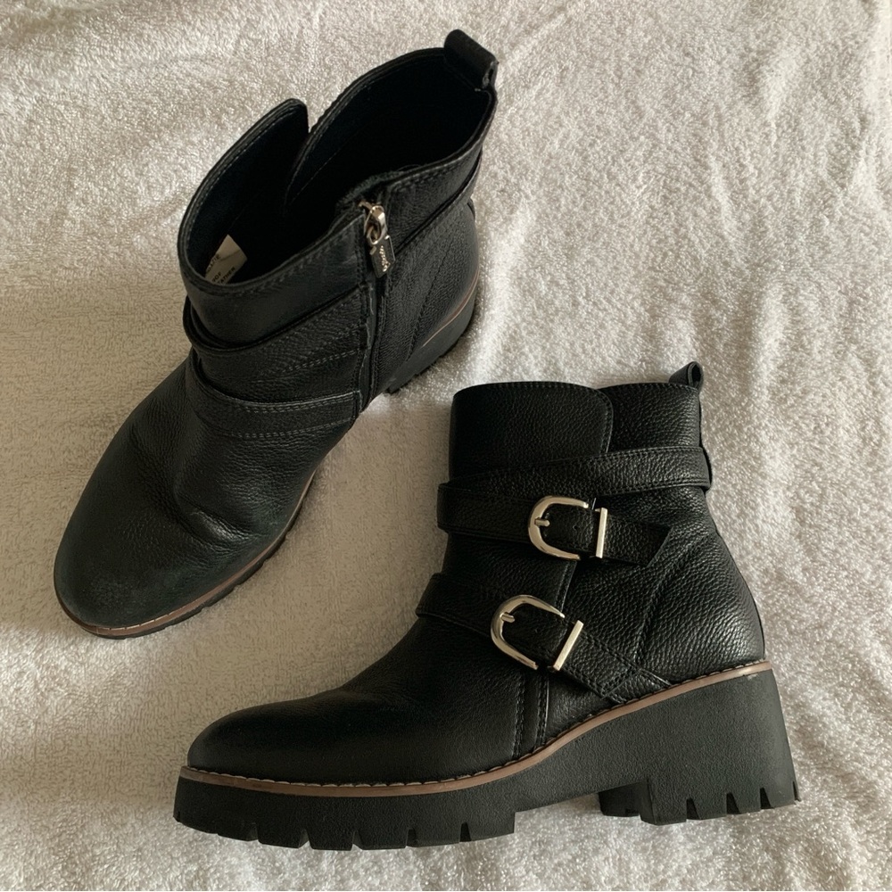 Women’s 9.5 BLONDO DAZIE Black Tumbled Leather Waterproof Silver Buckle Boots